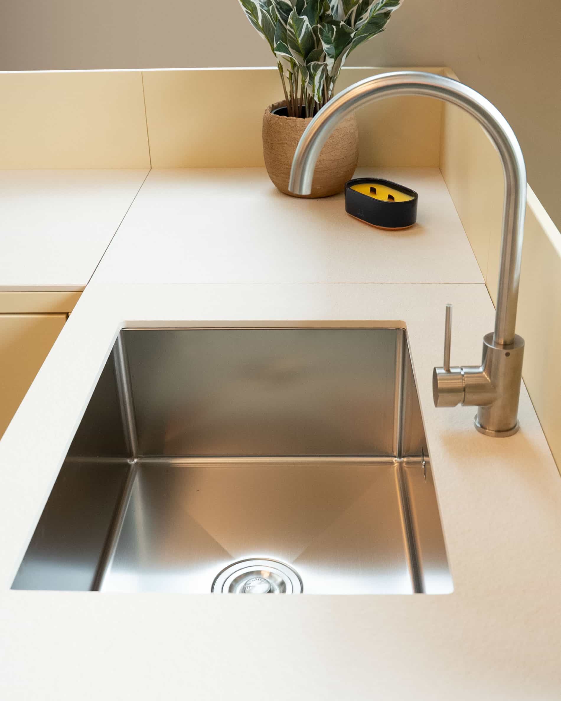 Cuisine d’extérieur PILOTIS – 4 modules, évier inox & module d’angle pour Kokko - Image 12