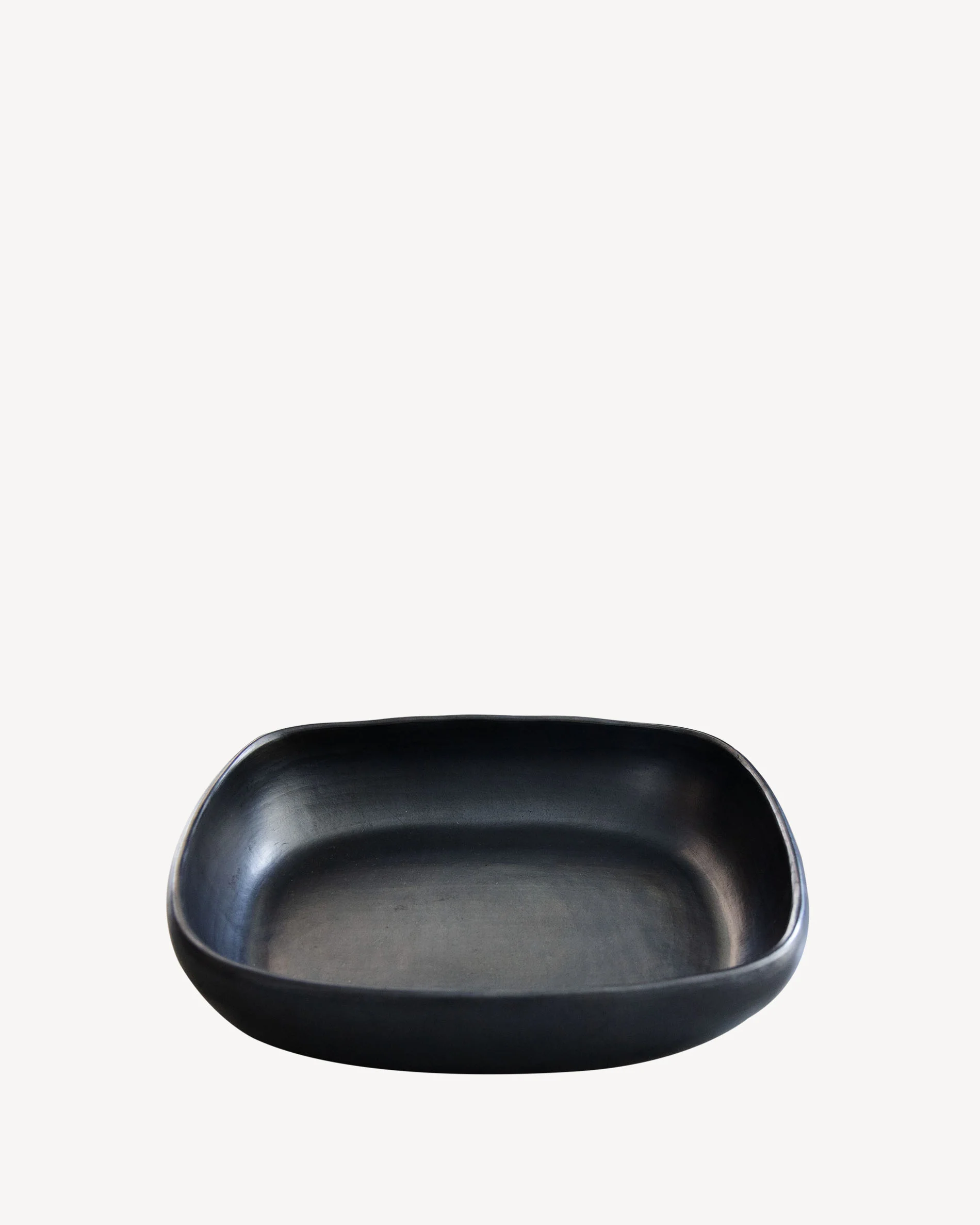 Plat en argile noire Chamba - Image 3